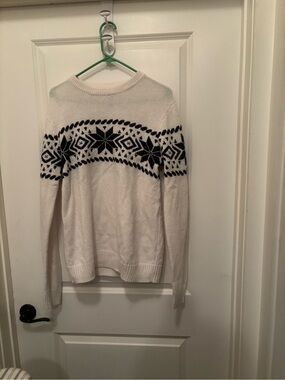 Old Navy Fair Isle Snowflake Knit Sweater Cream Black Women’s Small White Crewne